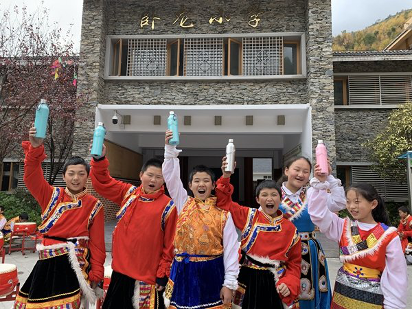 Watermark Plan Volunteers Improve Water, Sanitation in Sichuan