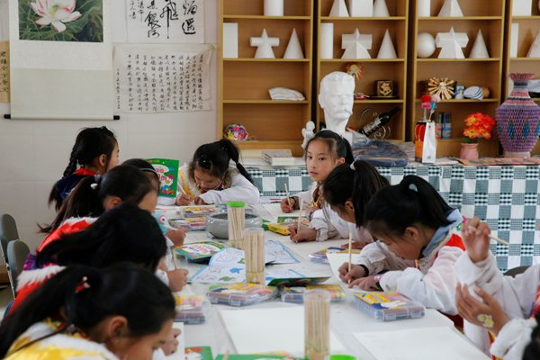 Watermark Plan Volunteers Improve Water, Sanitation in Sichuan